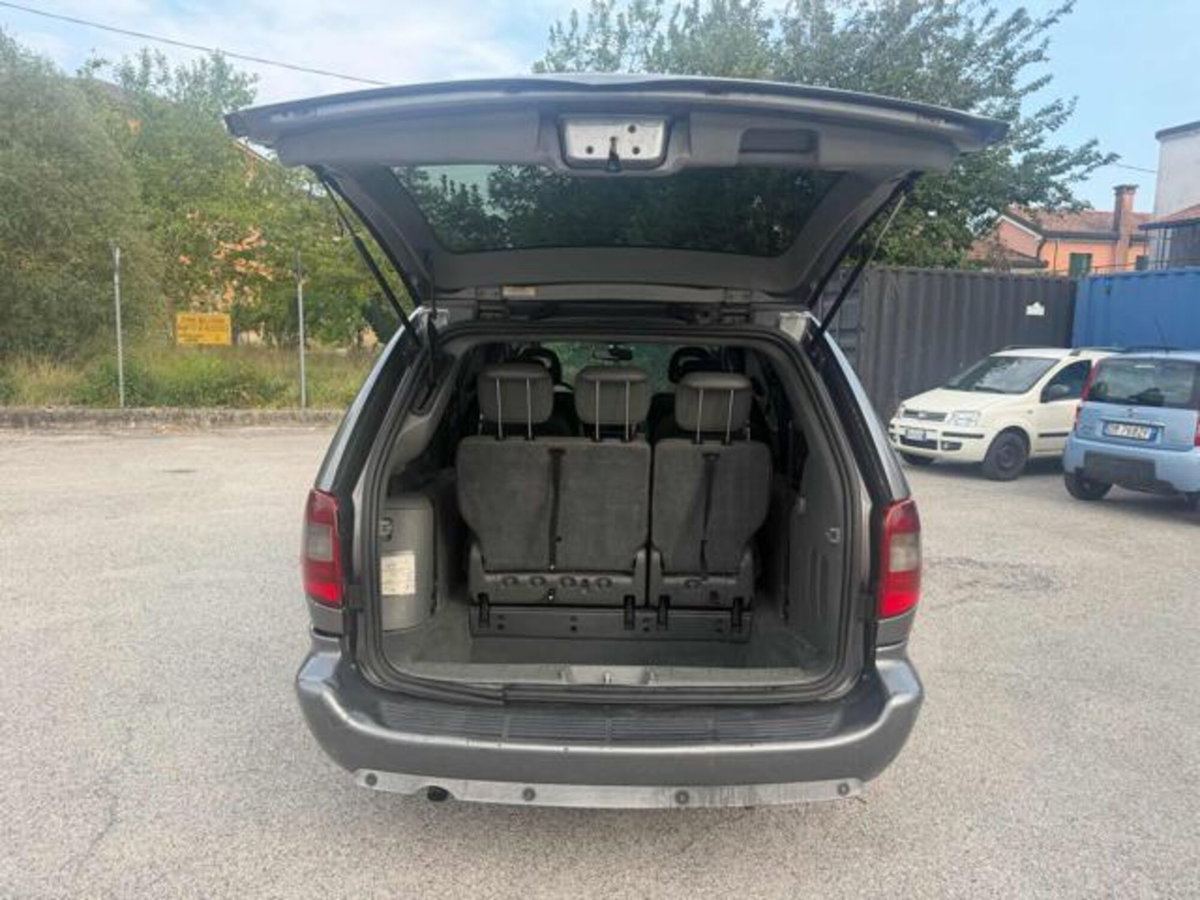 Chrysler Grand Voyager Grand Voyager 2.8 CRD cat Limited Auto (18)