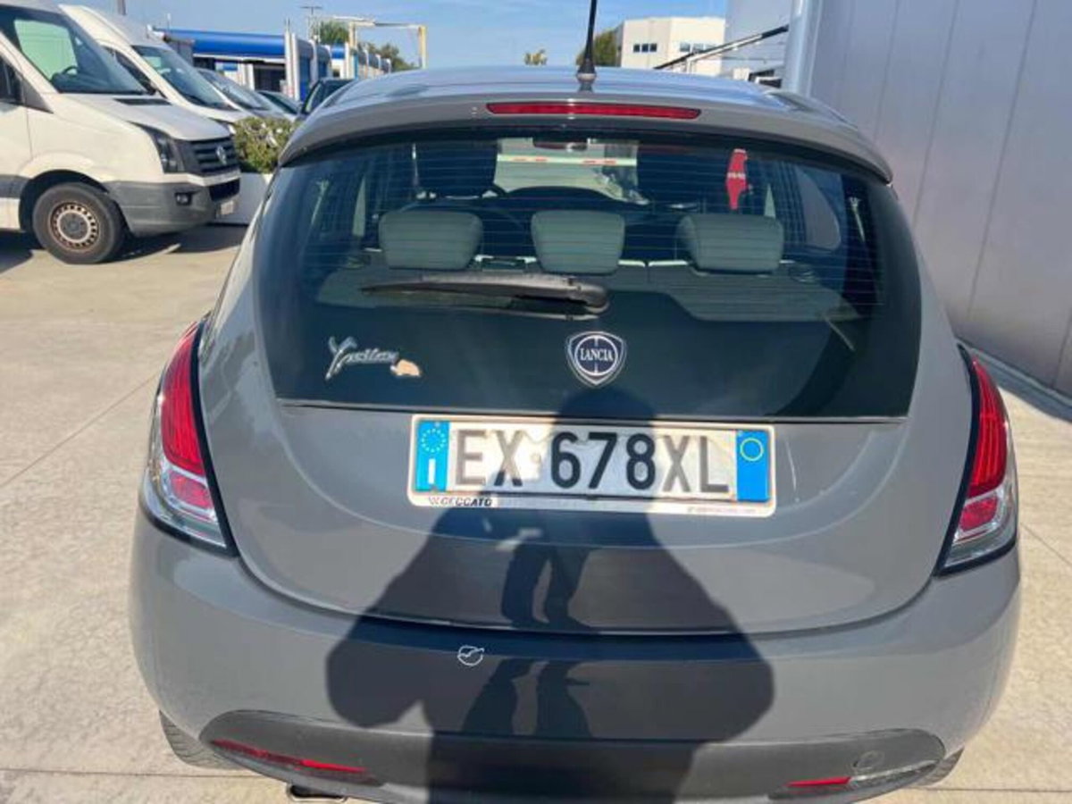 Lancia Ypsilon 1.2 69 CV 5 porte Elle (11)