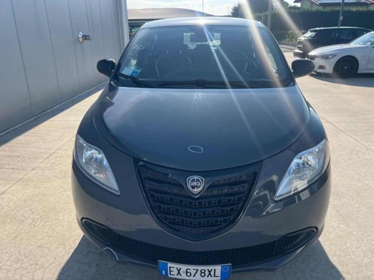 Lancia Ypsilon 1.2 69 CV 5 porte Elle (2)