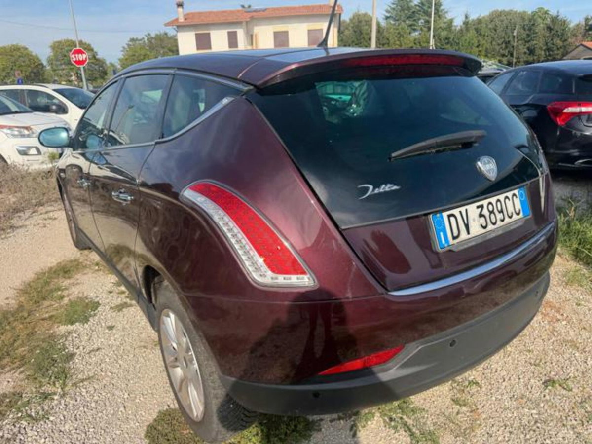 Lancia Delta 1.6 MJT DPF Platino (10)