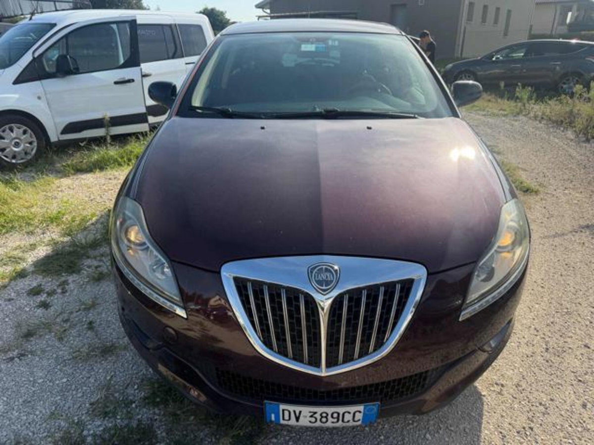 Lancia Delta 1.6 MJT DPF Platino (20)