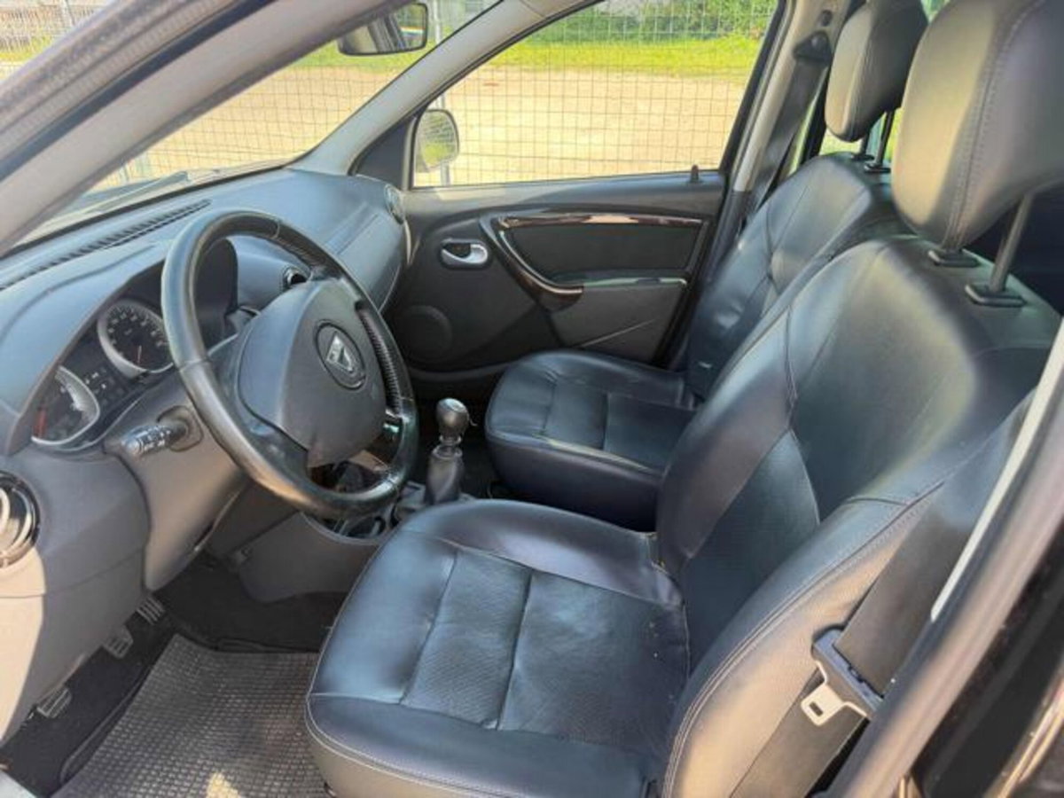 Dacia Duster 1.5 dCi 110CV 4x2 Lauréate (16)