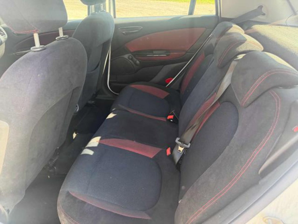 Fiat Bravo 1.6 MJT 105 CV DPF Emotion (8)