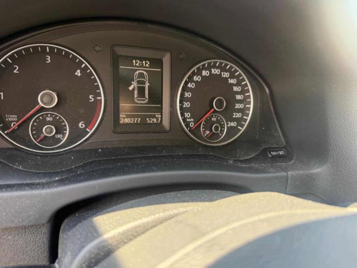 Volkswagen Golf Plus 1.6 TDI DPF DSG Highline (8)