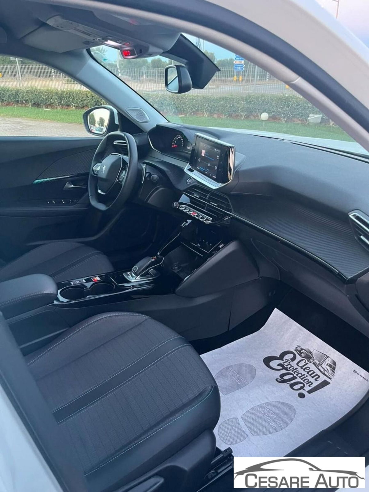 Peugeot 2008 BlueHDi 130 S&S EAT8 Allure Pack (10)
