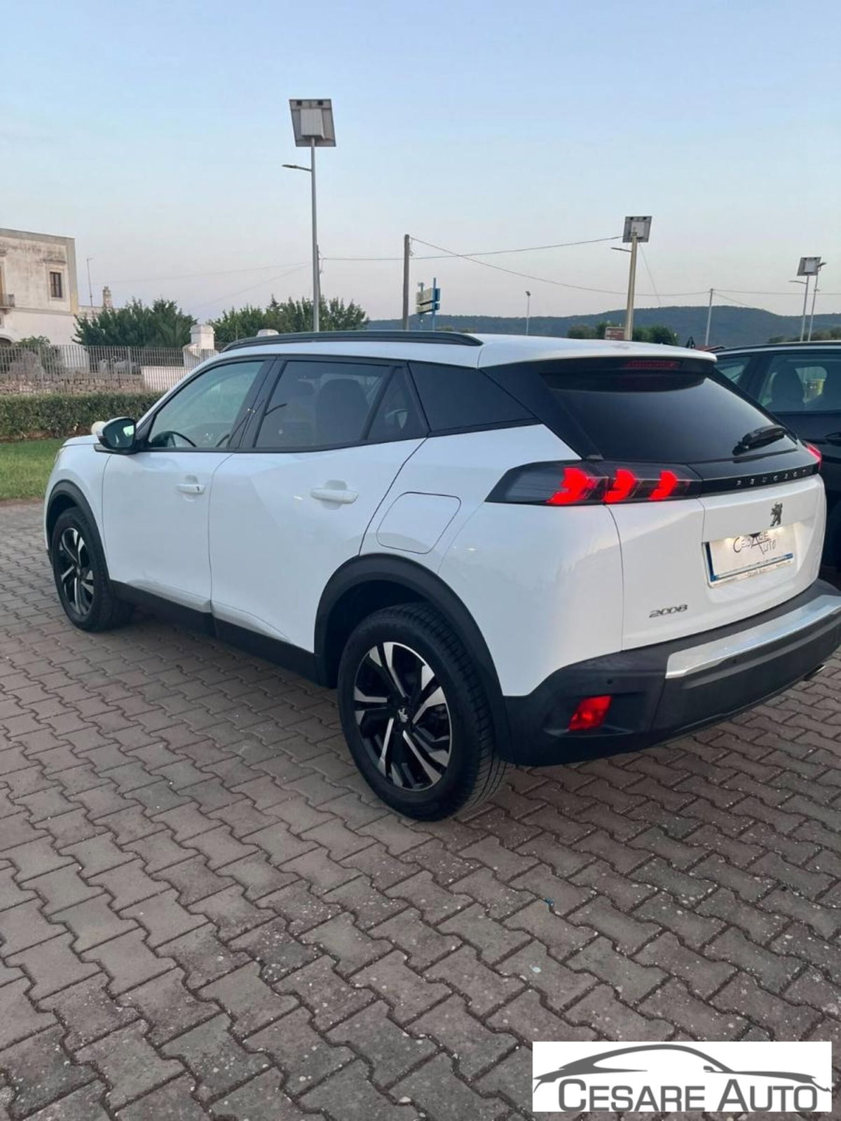 Peugeot 2008 BlueHDi 130 S&S EAT8 Allure Pack (5)