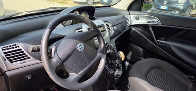Lancia Ypsilon 1.4 Argento Ecochic GPL (10)