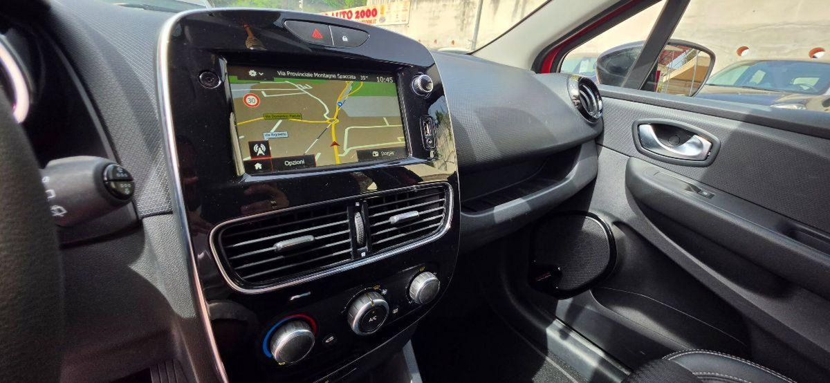 Renault Clio TCe 12V 90 CV GPL 5 porte Moschino Zen (14)