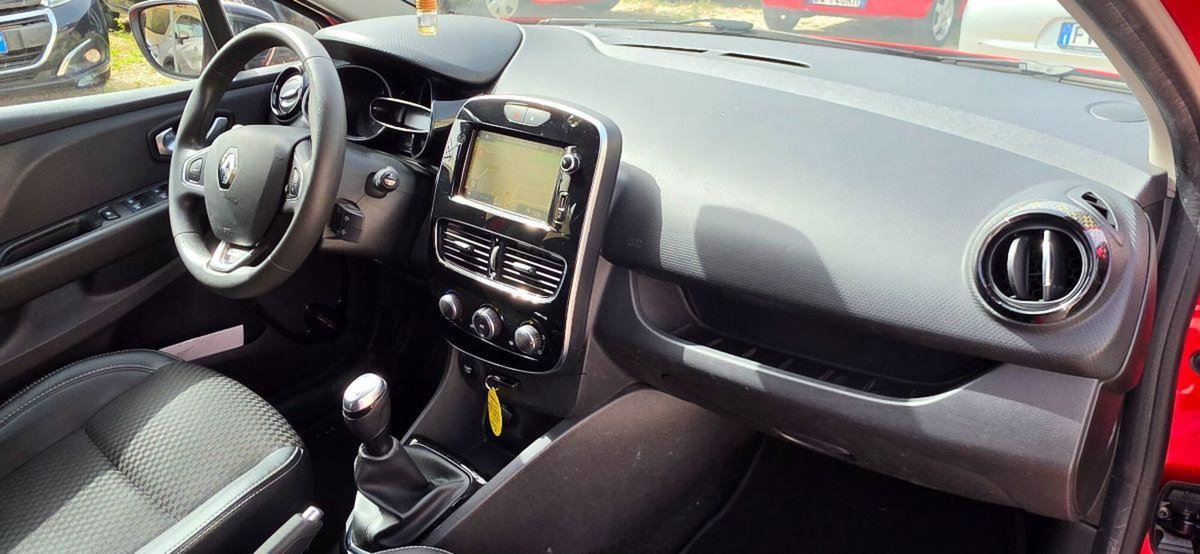 Renault Clio TCe 12V 90 CV GPL 5 porte Moschino Zen (18)