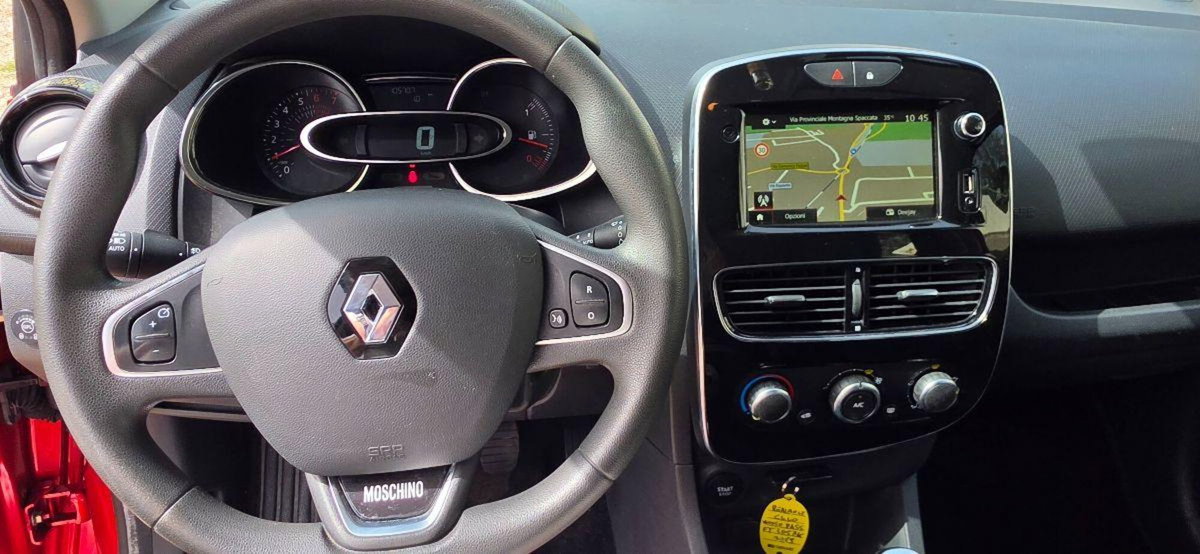 Renault Clio TCe 12V 90 CV GPL 5 porte Moschino Zen (19)
