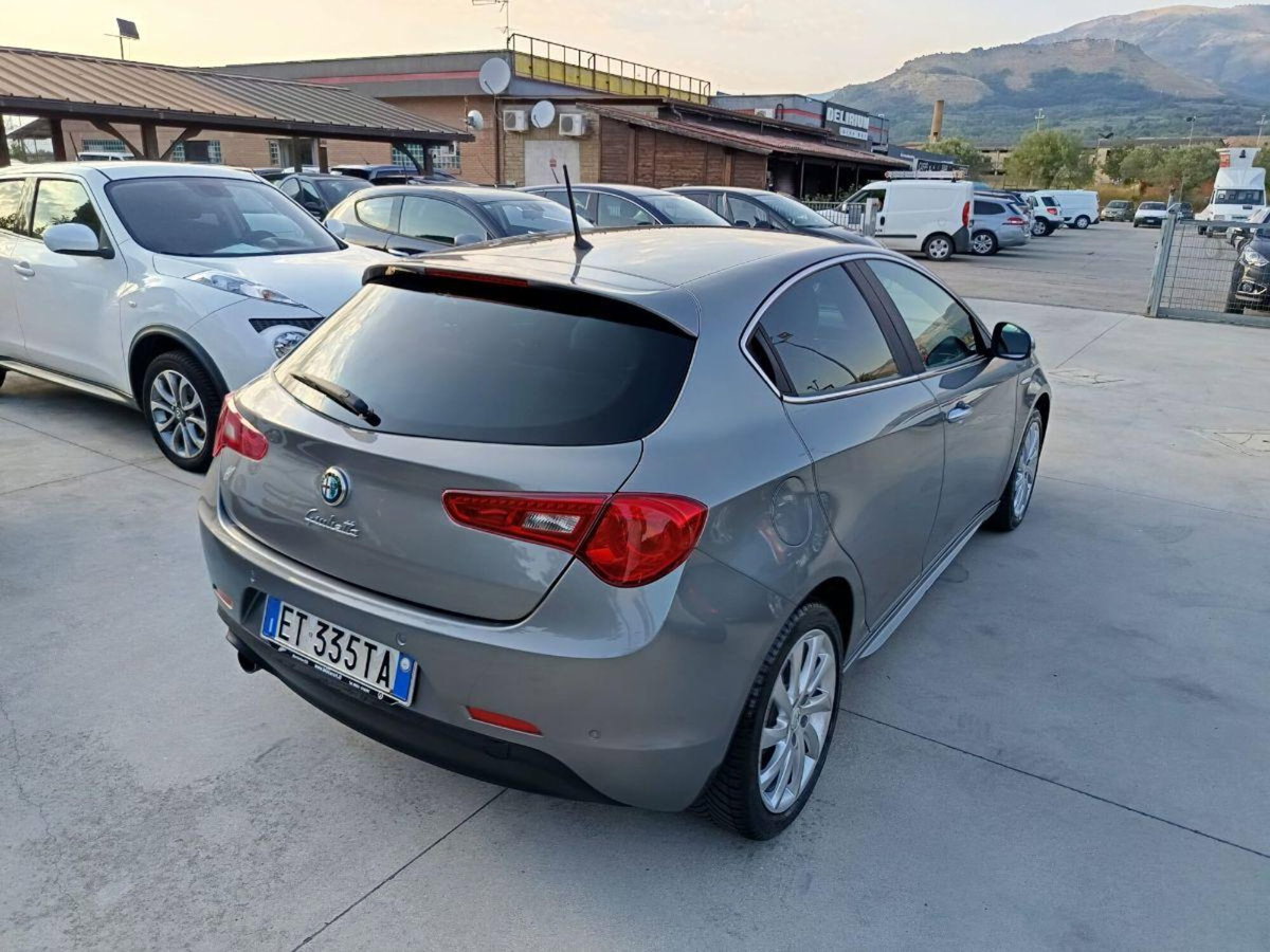 Alfa Romeo Giulietta 1.4 Turbo Giulietta 120cv (6)