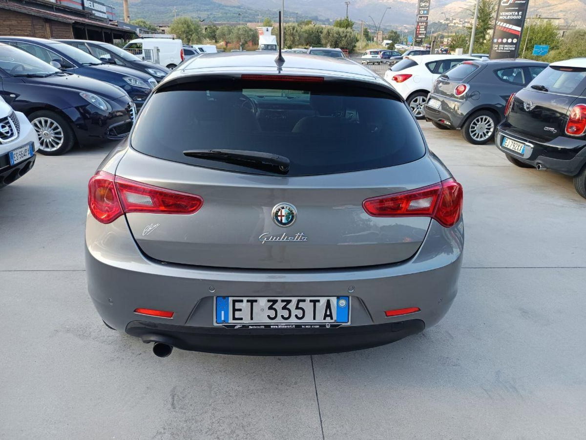 Alfa Romeo Giulietta 1.4 Turbo Giulietta 120cv (8)