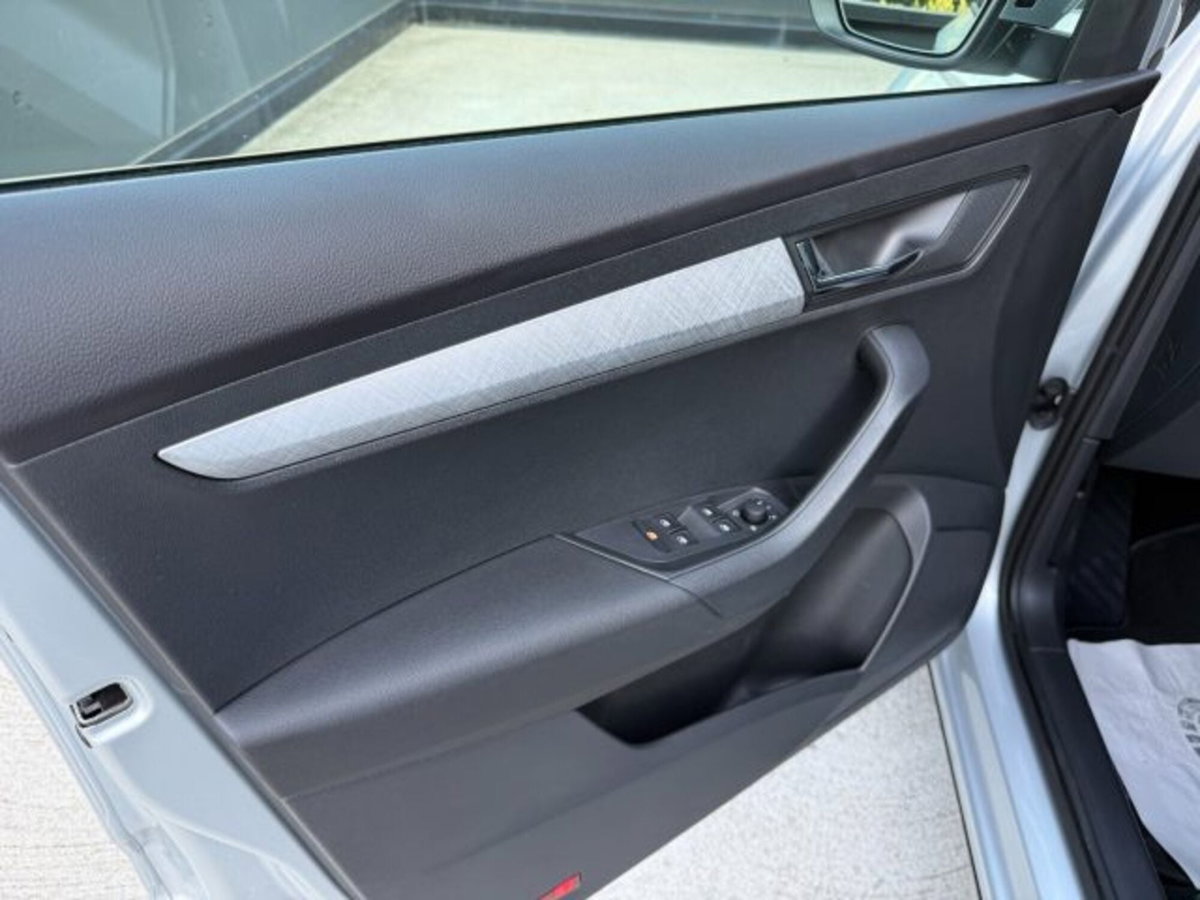 Skoda Karoq 2.0 tdi Selection 4x4 150cv dsg (10)