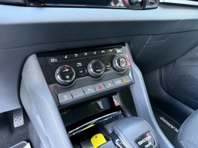 Skoda Karoq 2.0 tdi Selection 4x4 150cv dsg (20)