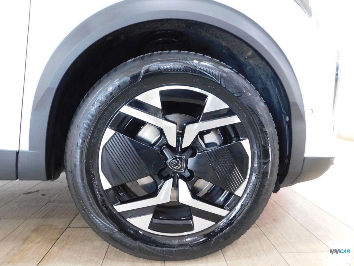 Peugeot 2008 BlueHDi 130 S&S EAT8 Allure Pack (5)