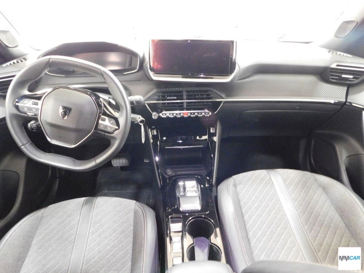 Peugeot 2008 BlueHDi 130 S&S EAT8 Allure Pack (6)
