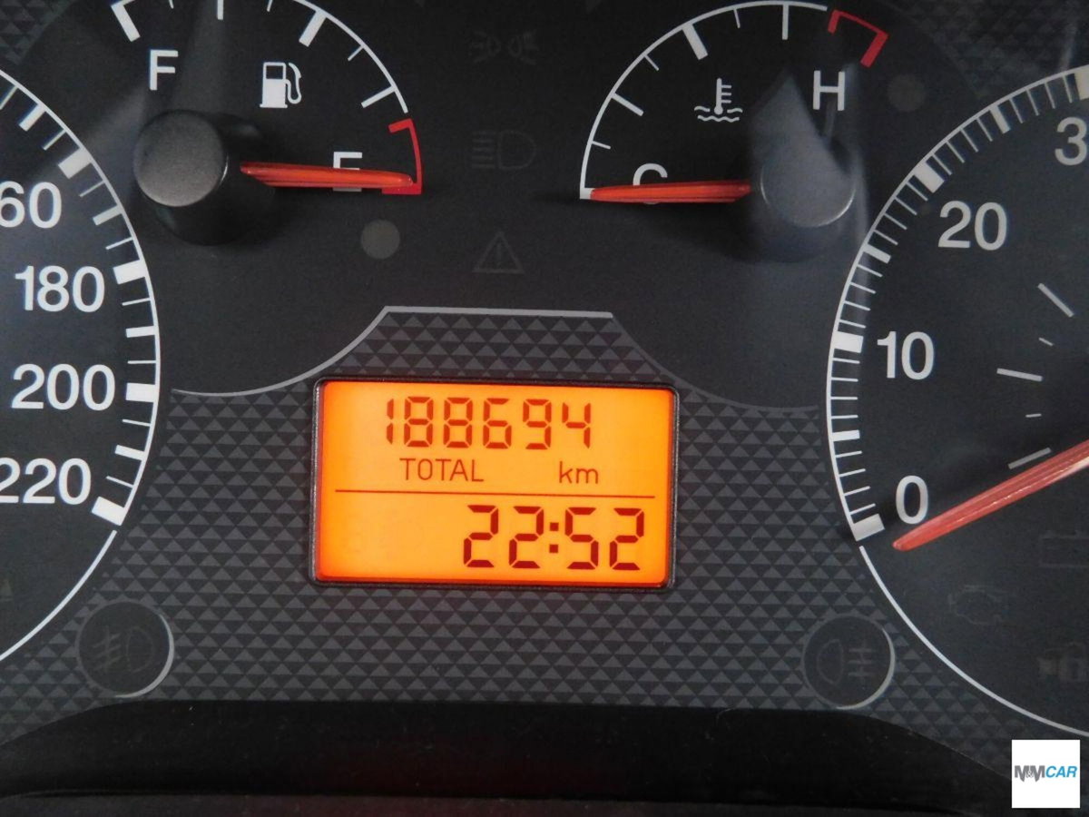 Fiat Grande Punto 1.2 3 porte Active (10)