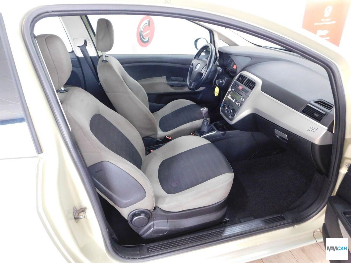 Fiat Grande Punto 1.2 3 porte Active (5)