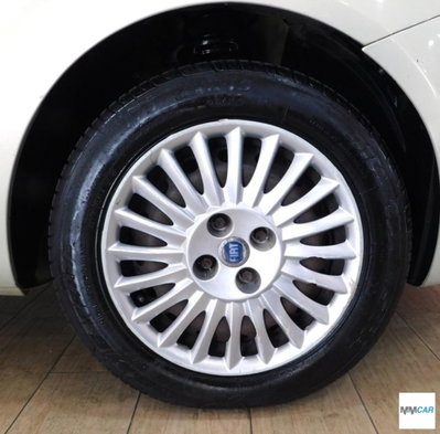 Fiat Grande Punto 1.2 3 porte Active (8)