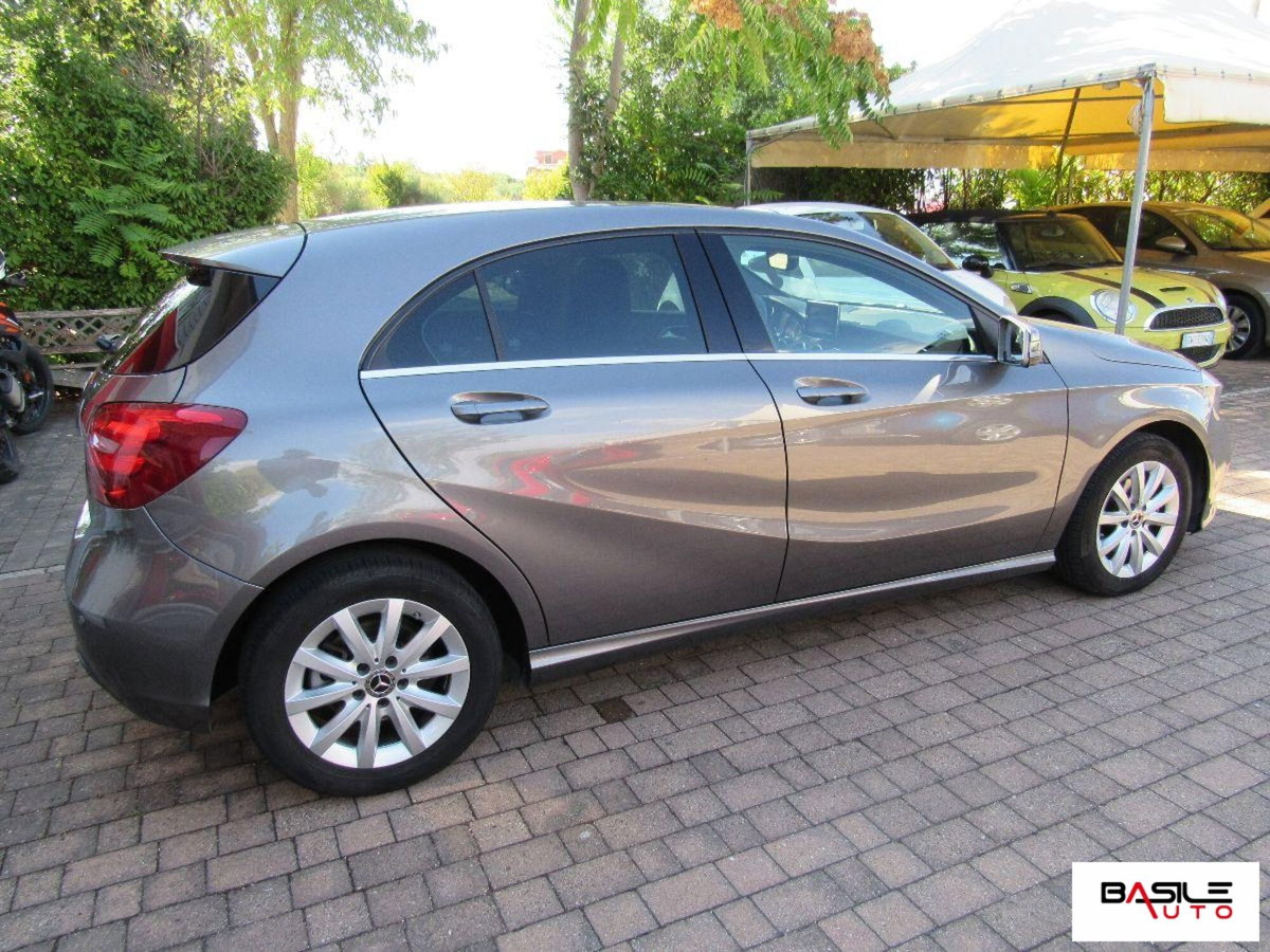 Mercedes-Benz Classe A 160 d Automatic Premium (5)