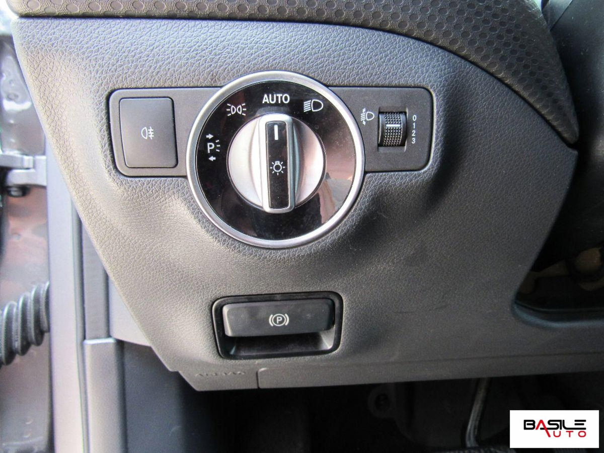 Mercedes-Benz Classe A 160 d Automatic Premium (10)