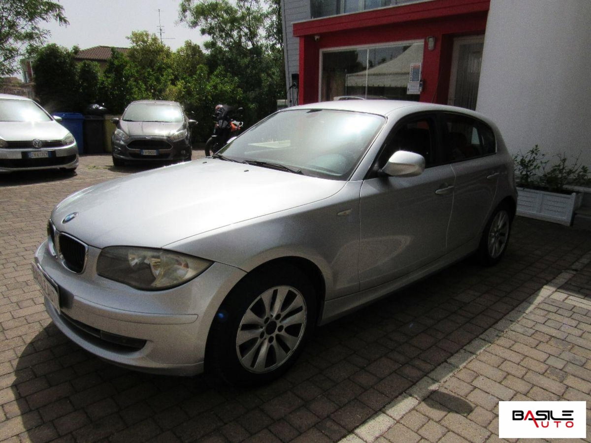 BMW Serie 1 120d cat 5 porte Futura DPF (2)