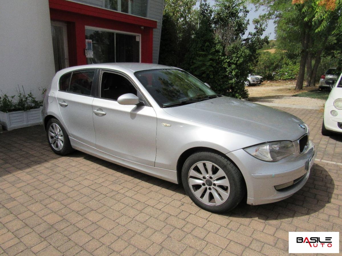 BMW Serie 1 120d cat 5 porte Futura DPF (3)