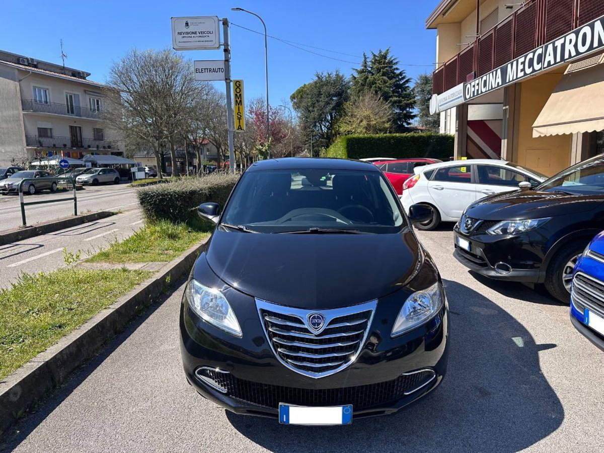 Lancia Ypsilon 1.3 MJT 16V 95 CV 5 porte S&S Elefantino (2)