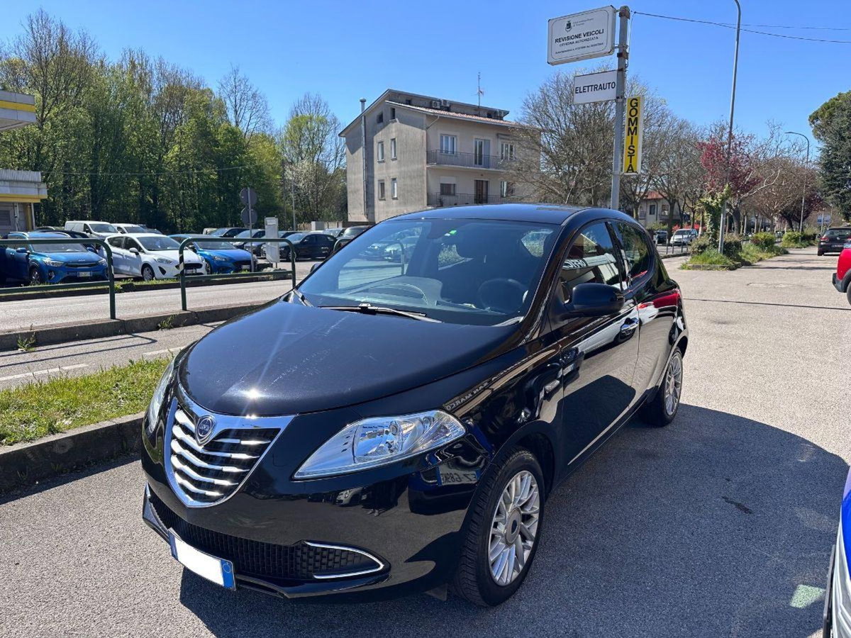 Lancia Ypsilon 1.3 MJT 16V 95 CV 5 porte S&S Elefantino (3)