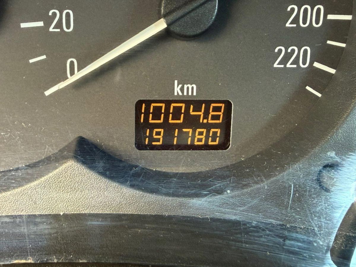 Opel Corsa 1.0i 12V cat 5 porte Club (13)