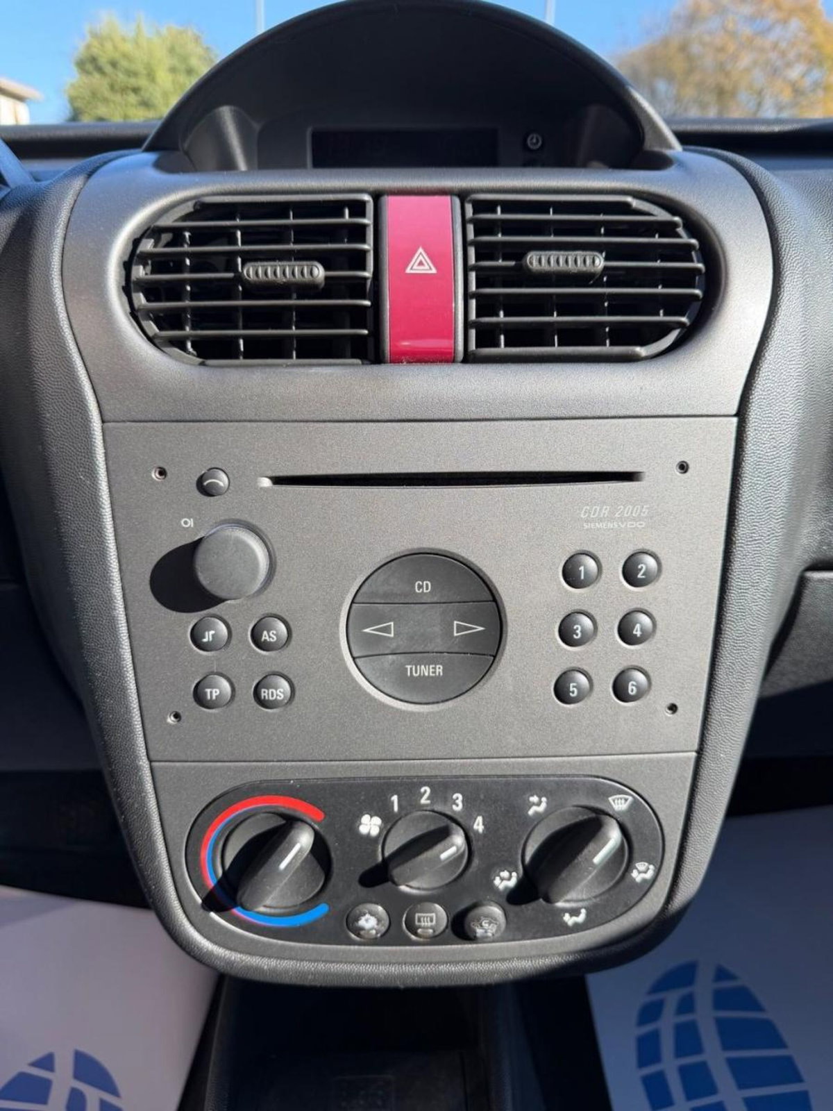 Opel Corsa 1.0i 12V cat 5 porte Club (14)