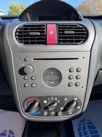 Opel Corsa 1.0i 12V cat 5 porte Club (14)