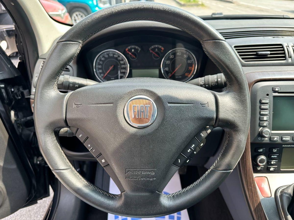 Fiat Croma 2.2 Mpi 16V Active (13)