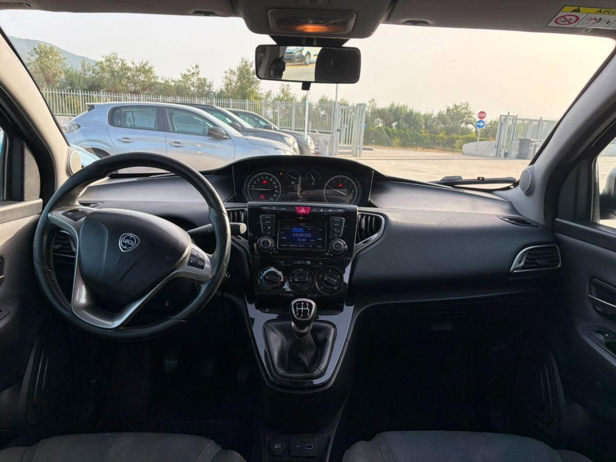 Lancia Ypsilon 1.2 69 CV 5 porte GPL Ecochic Gold (6)