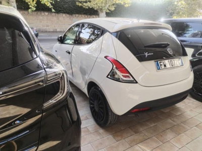 Lancia Ypsilon 1.2 69 CV 5 porte Gold (3)