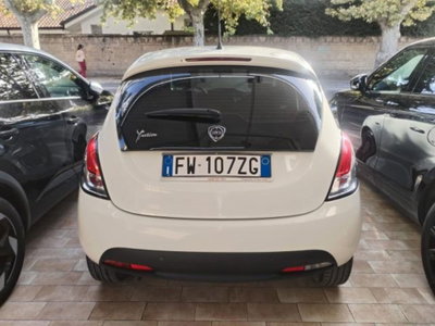 Lancia Ypsilon 1.2 69 CV 5 porte Gold (4)