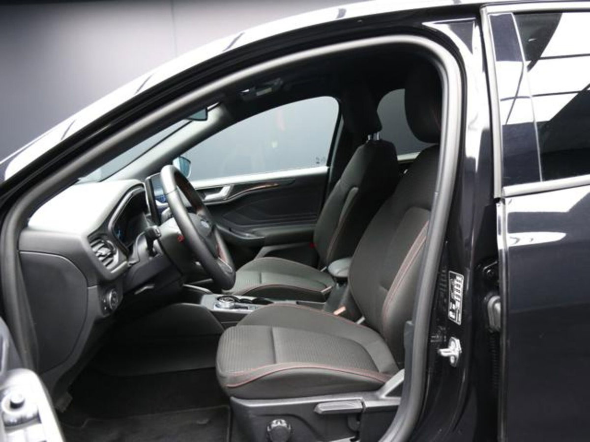Ford Focus 1.5 EcoBlue 115 CV automatico 5p. ST-Line Style (9)