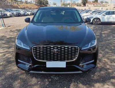 Jaguar F-Pace 2.0 300 CV AWD aut. Pure (2)
