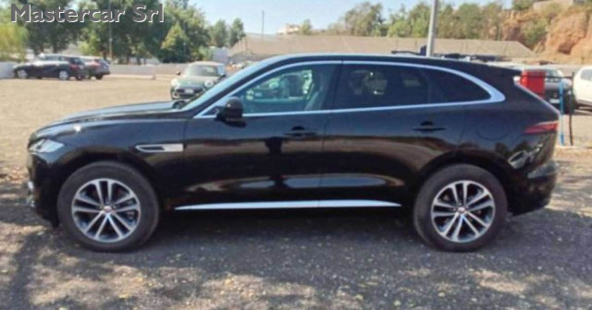 Jaguar F-Pace 2.0 300 CV AWD aut. Pure (3)