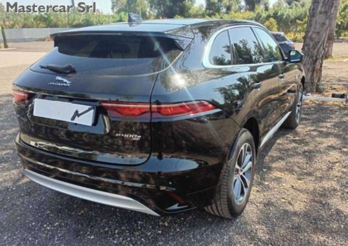 Jaguar F-Pace 2.0 300 CV AWD aut. Pure (4)