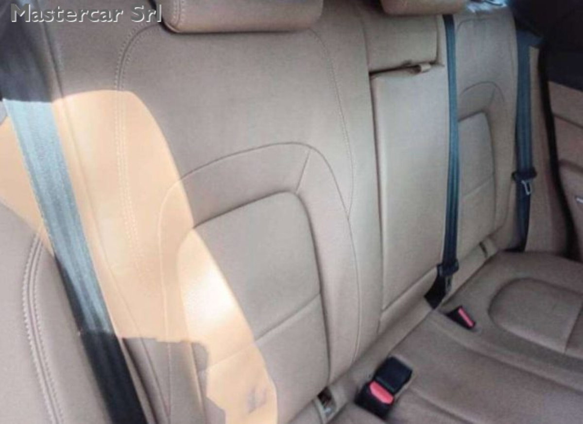 Jaguar F-Pace 2.0 300 CV AWD aut. Pure (7)