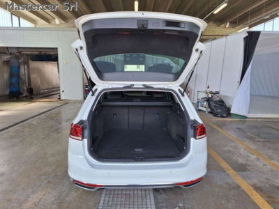 Volkswagen Passat Variant 2.0 TDI SCR 200 CV 4MOTION DSG Executive (13)