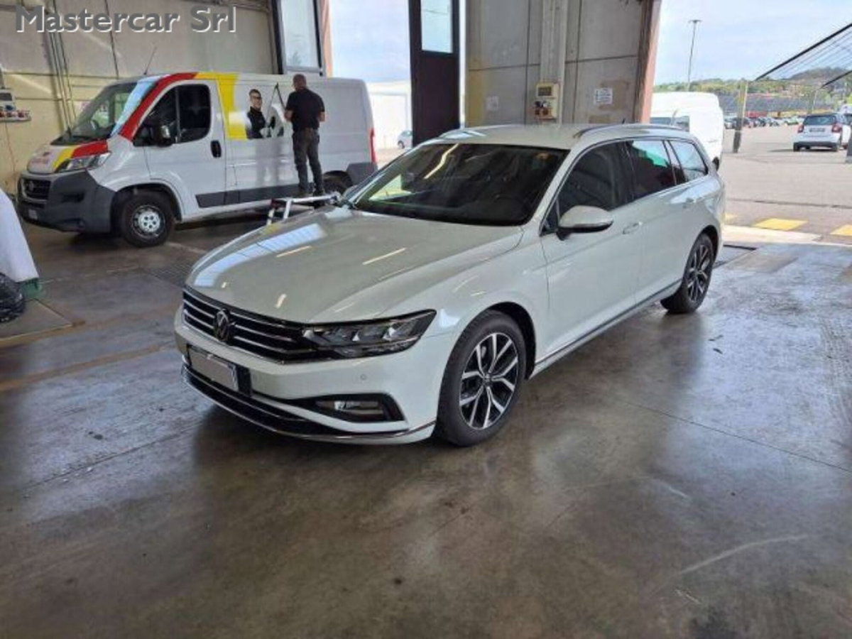 Volkswagen Passat Variant 2.0 TDI SCR 200 CV 4MOTION DSG Executive (2)