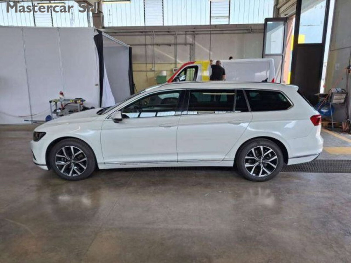 Volkswagen Passat Variant 2.0 TDI SCR 200 CV 4MOTION DSG Executive (3)