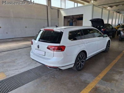 Volkswagen Passat Variant 2.0 TDI SCR 200 CV 4MOTION DSG Executive (4)