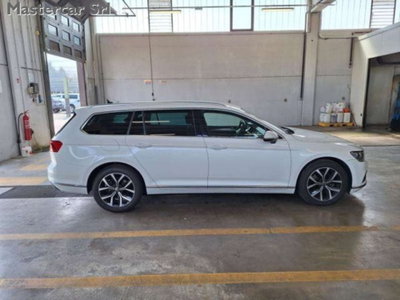 Volkswagen Passat Variant 2.0 TDI SCR 200 CV 4MOTION DSG Executive (5)