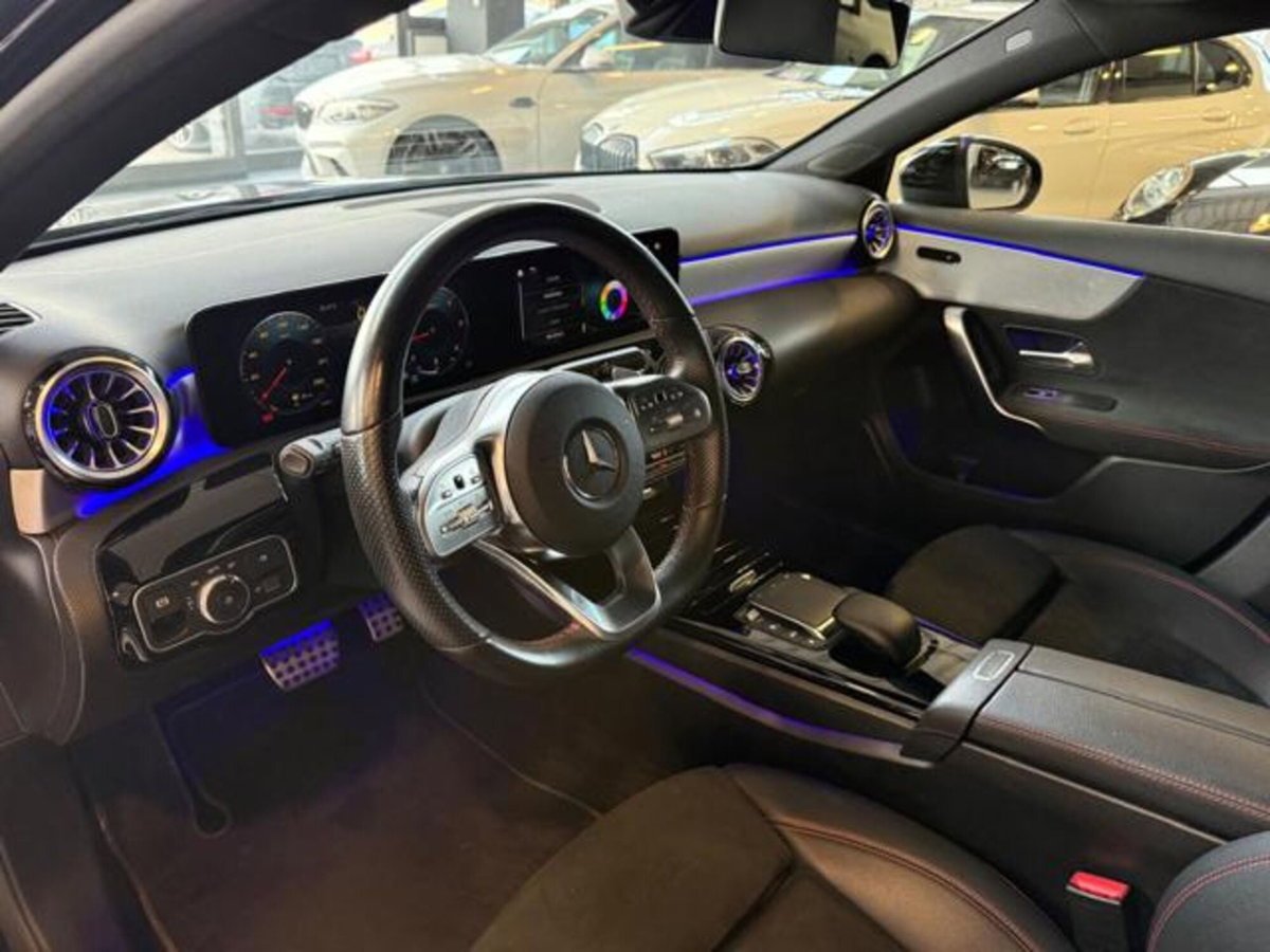 Mercedes-Benz Classe A Sedan 180 d Automatic 4p. Premium (10)