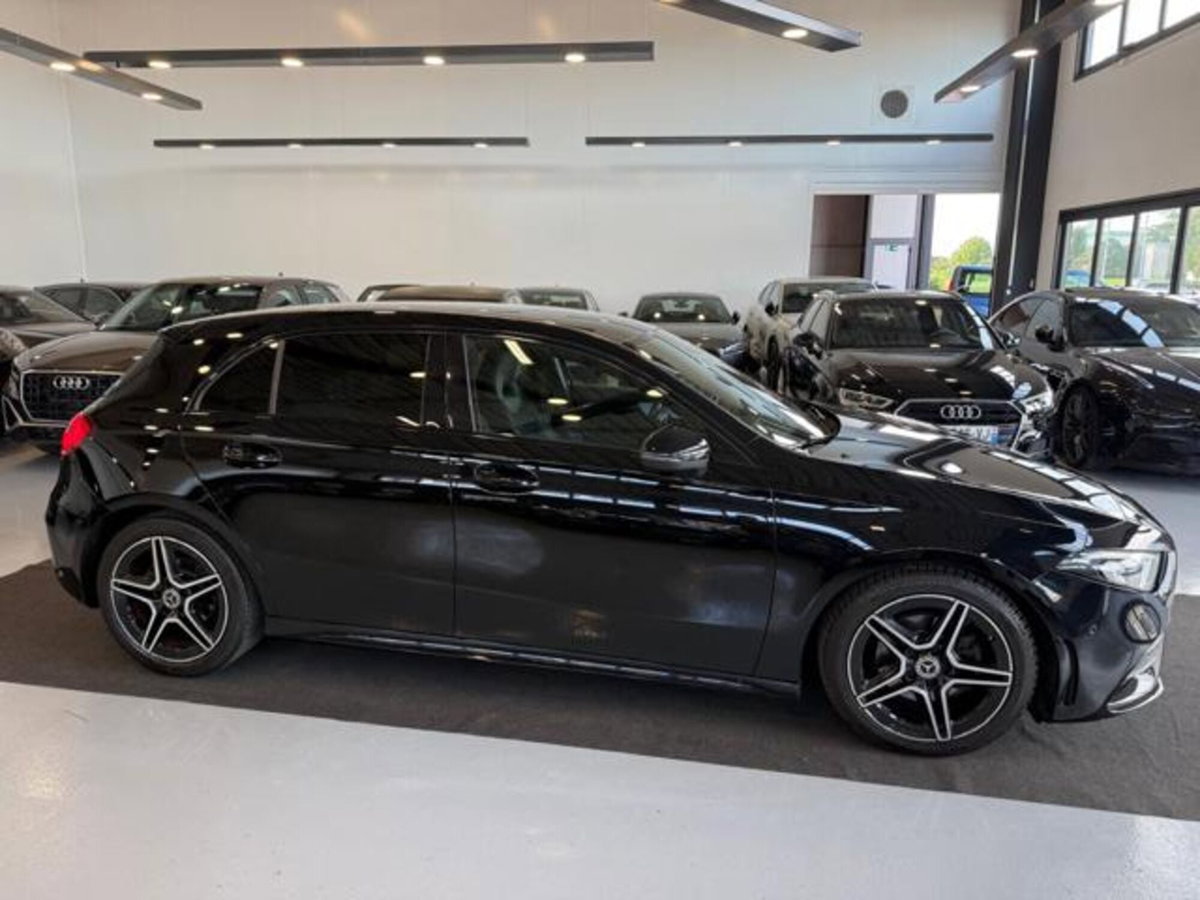 Mercedes-Benz Classe A Sedan 180 d Automatic 4p. Premium (4)
