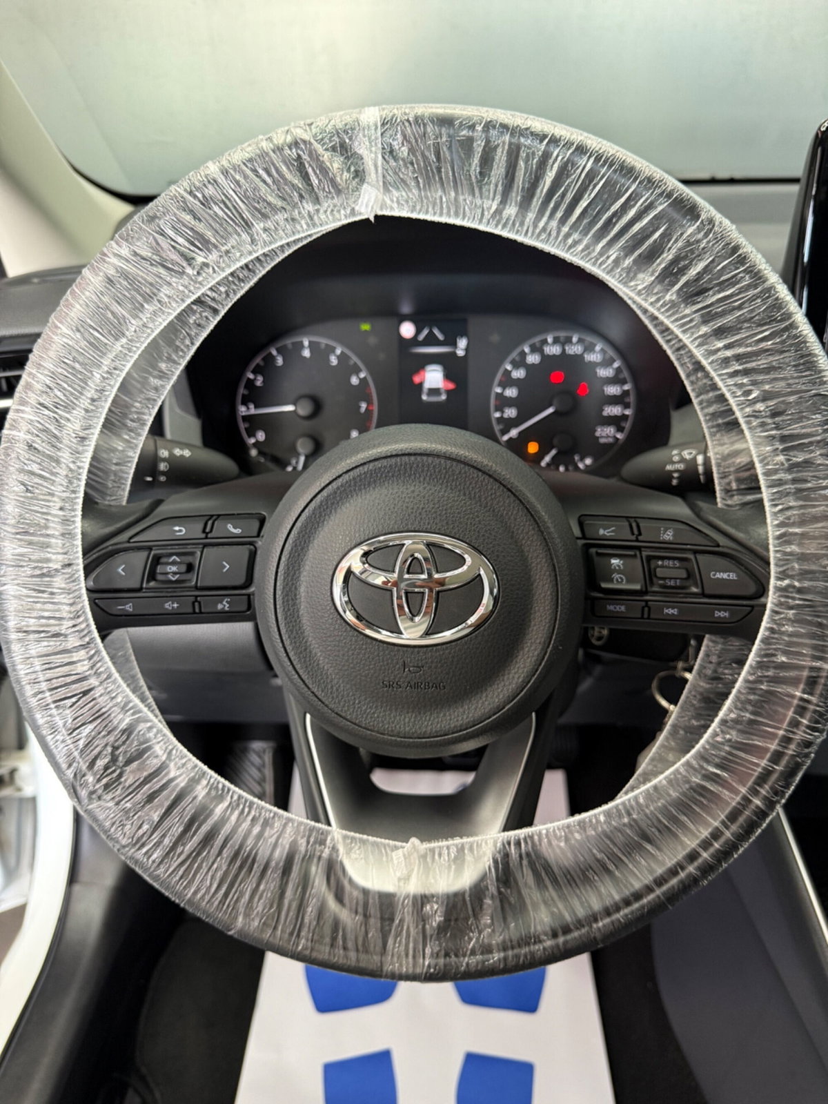 Toyota Yaris 1.0 5 porte Trend (11)