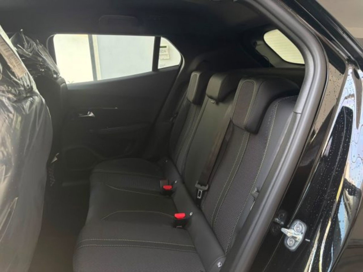 Peugeot 2008 1.2 hybrid GT Exclusive 145cv e-dcs6 (12)